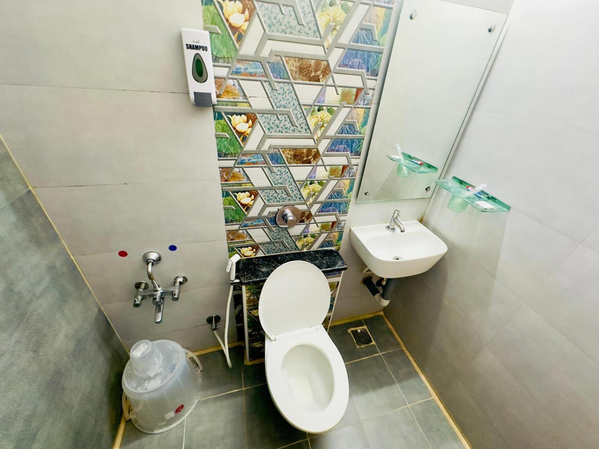 Stay Court - Business Class Hotel - Near Central Railway Station Chennai Bagian luar foto